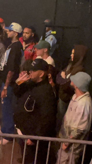 Kendall Jenner fue vista anoche en el concierto de Bad Bunny en Orlando. 📸