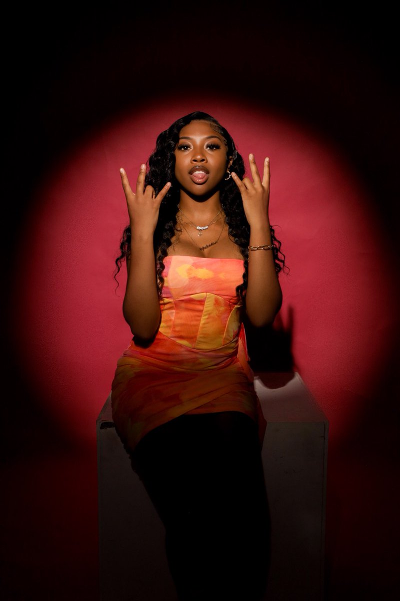 xxriiah's tweet image. #itsmybirthday #beenallaboutme #goldenyear #hoimgrown #big🔞