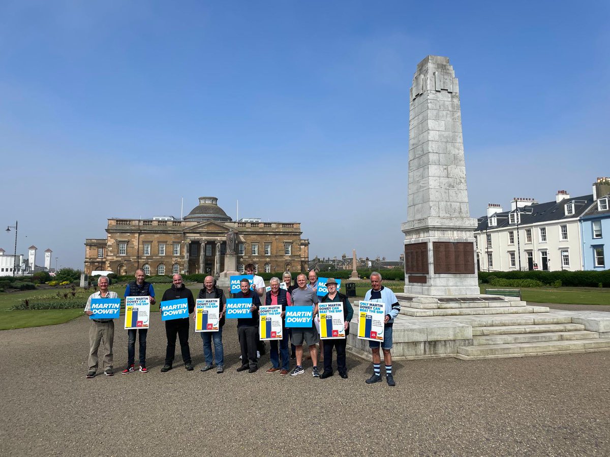 Glorious day campaigning in Ayr with a top team ☀️ At the general election, it is only the @ScotTories who can beat the SNP and get the focus onto your real priorities.
