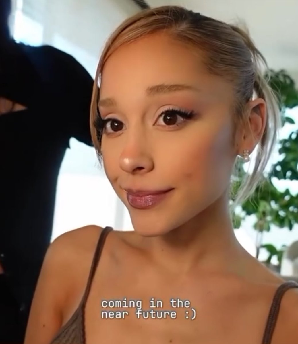 ariana reveals she did her own makeup for the “the boy is mine” music video