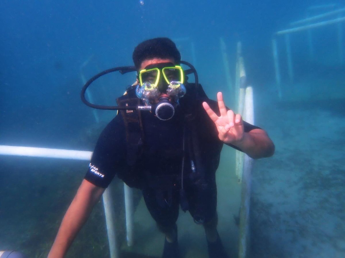 HolidayTram's tweet photo. #scubadiving? Hell yeah! 🤿
📍: #Bali
📸: Mohd Aamir Khan
#balitrip #baliholiday #takemeback #indonesia #paradise #beach #beauty #adventure #exploreourearth #sea #ocean #adventuretime #HolidayTram #Shavik #ShavikHospitalityServices #travel #holiday #bestvacations #scuba https://t.co/xYFdARu66B