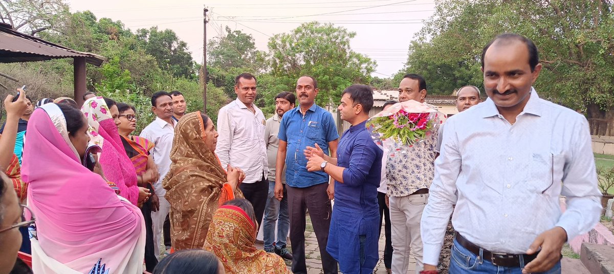 झरिया,कामिनी कल्याण के लोगों से मिल कर श्रीमती अनुपमा सिंह जी के पक्ष में मतदान करने का आग्रह किया।#DhanbadLoksabha #VoteForAnupama