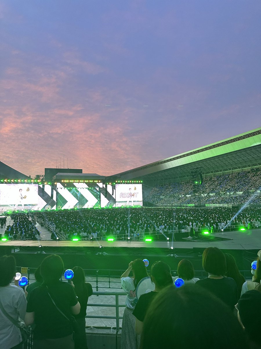 Today was the best Seventeen concert experience I’ve ever had. From the soundcheck to the concert itself, it was perfect. The boys looked sooooo happy and it made me so happy too. 

Even the sky showed their rosequartz + serenity colors. The world loves you sm Seventeen 🥹🫶💎