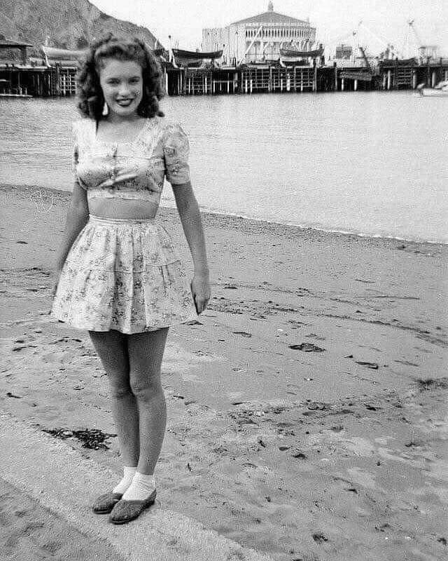 A 17-year-old Norma Jean before she was known as Marilyn Monroe (1943).