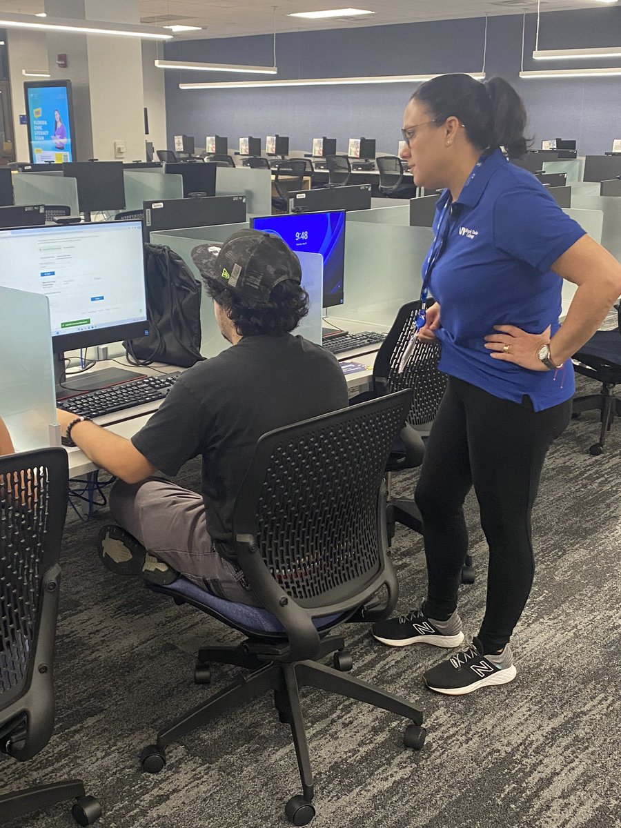 Need help filling out your FAFSA? We have @MDCPS CAP Advisors and financial aid experts from @MDCollege ready to help you at two locations today. Come by the Parent Choice Expo at MDC Kendall or the Capital One Cafe on Miami Beach! #YourBestChoiceMDCPS @jldotres @LDIAZ_CAO