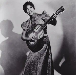 @historyinmemes Sister Rosetta Tharpe (born Rosetta Nubin, March 20, 1915) was the first 'original soul sister' and 'the Godmother of rock and roll'. She was among the 1st popular recording artists to use heavy distortion on her electric guitar, opening the way to the rise of electric blues.