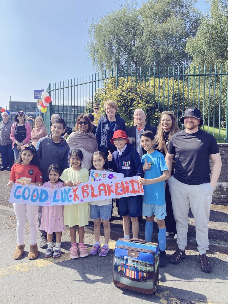 A wonderful sendoff 4 @blakehillschool team ❤️ playing @wembleystadium tomorrow! Such a carnival atmosphere :) @BBCBreakfast @mikebreakfast @SHinchcliffe @Sophia_A_K @aleesha_laila @alinaila @Bradford_TandA @bradford2025