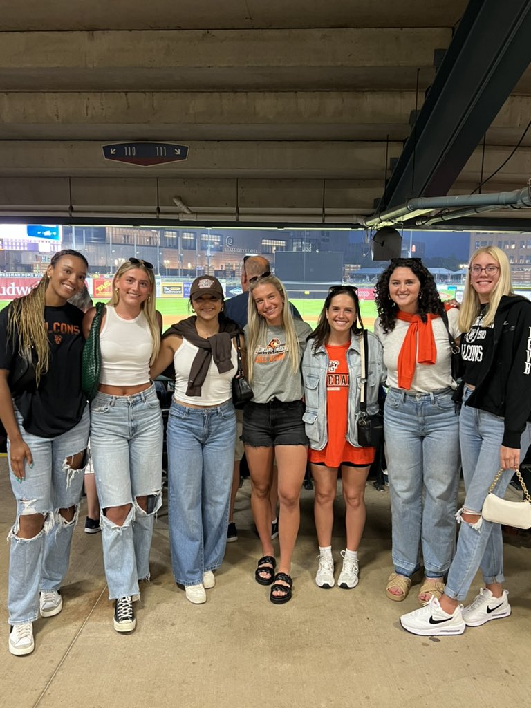 BGVB current and former out supporting @BGSU_Baseball in the battle of I-75 last night! 

#AyZiggy || #BGVB24 || #BGWarriors || #DreamBiG