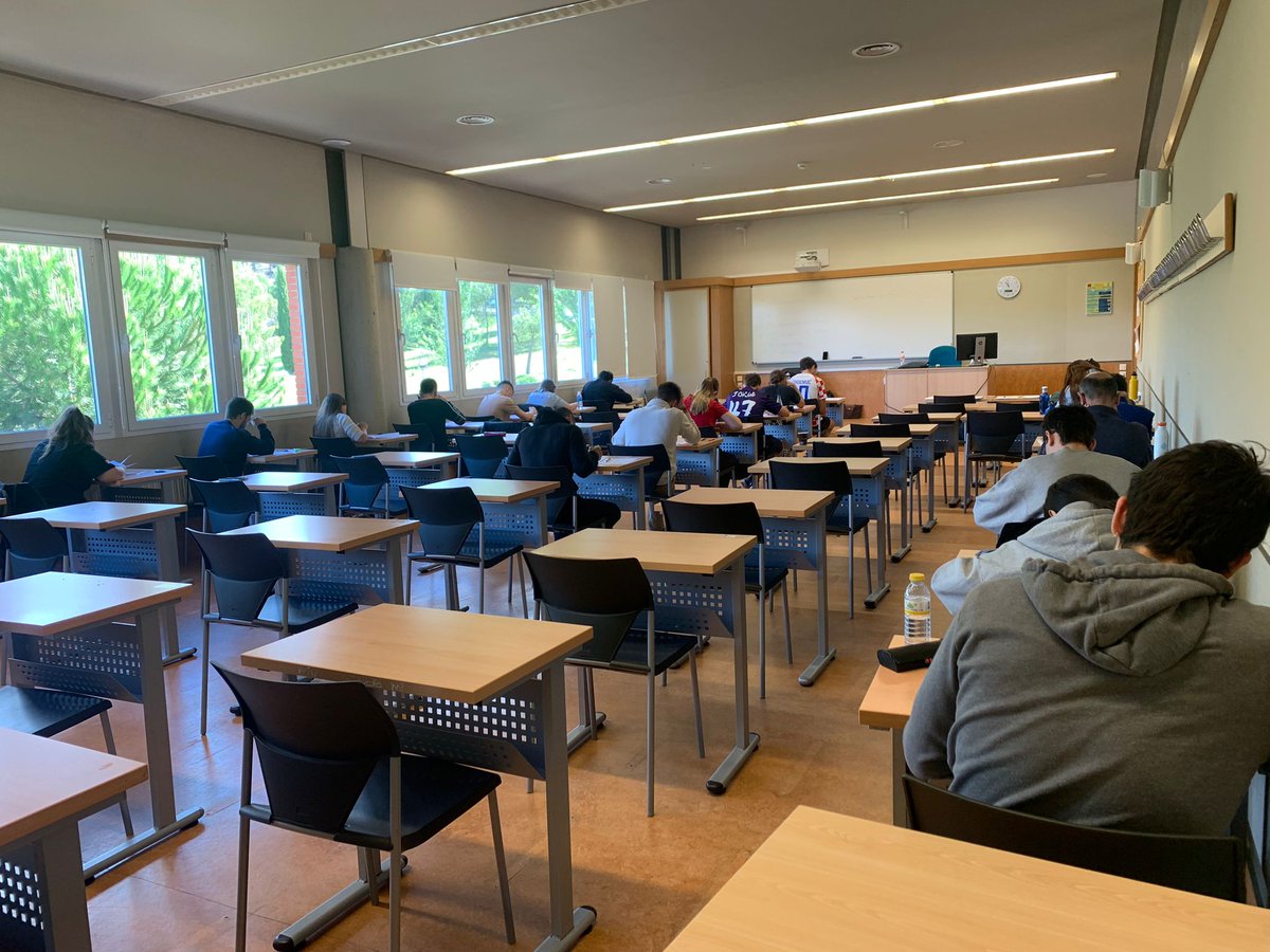 cel_uclm's tweet photo. Este sábado 18 de mayo se han celebrado con éxito, en la @uclm_es @uclm_inter @cel_uclm (cuatro campus), las pruebas de acreditación de nivel de inglés CertAcles B2 y C1🇬🇧 @ACLES_Spain e italiano B1 🇮🇹 ¡¡¡Mucha suerte a los/as candidatos/as!!!🍀👏💪 https://t.co/GijnKcO9g2