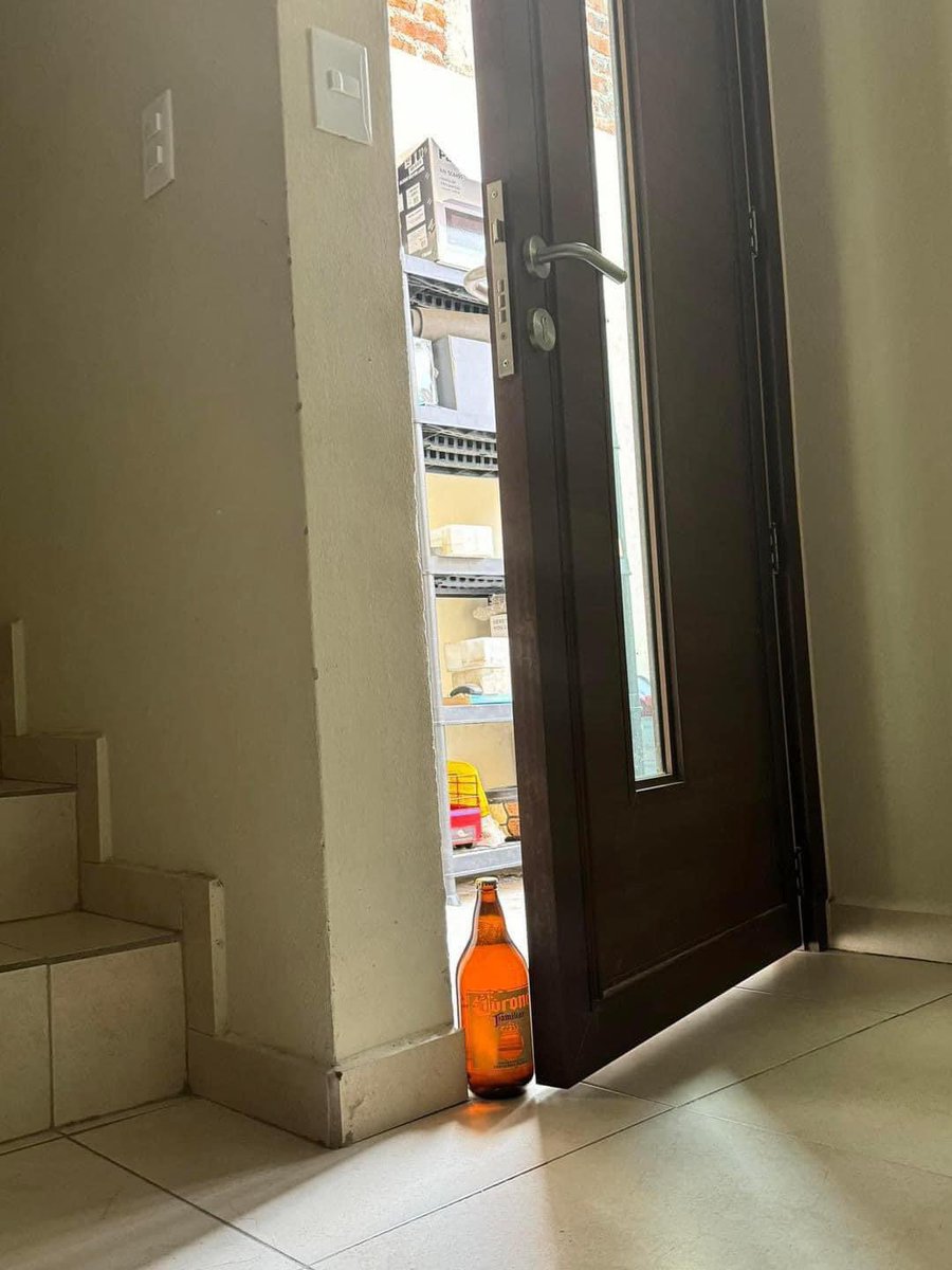 JuanMansancer's tweet photo. Ay necia que haces ahí, pásate esta es tu casa https://t.co/Qs7R8JQXyV