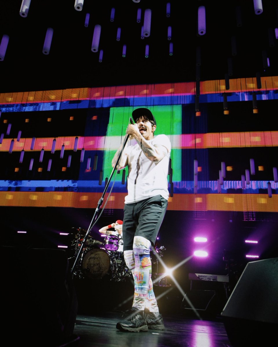 𝙒𝙚 𝙟𝙪𝙨𝙩 𝙬𝙖𝙣𝙣𝙖 𝙛𝙚𝙚𝙡 𝙡𝙞𝙠𝙚 𝙬𝙚 𝙙𝙞𝙙 𝙩𝙝𝙖𝙩 𝙙𝙖𝙮 when @ChiliPeppers took the stage back in 2017 🌶