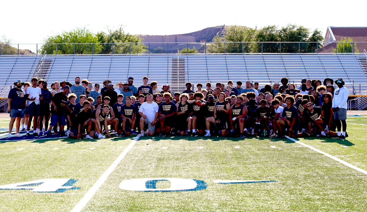 DVHSFootball's tweet photo. 🌟 Kicked off a new tradition w/ the first-ever Navy &amp; Gold DV Alumni Showcase! 🎉 Celebrating 25 years of alumni (1998-2023) &amp; a revival of our Thunder culture. Huge shoutout to @Coach_Mac70 for reigniting the DV spirit!✨ #DVAlumniShowcase #DesertStorm @DVThunderFB @ZachAlvira https://t.co/ZBzC5GGbB6