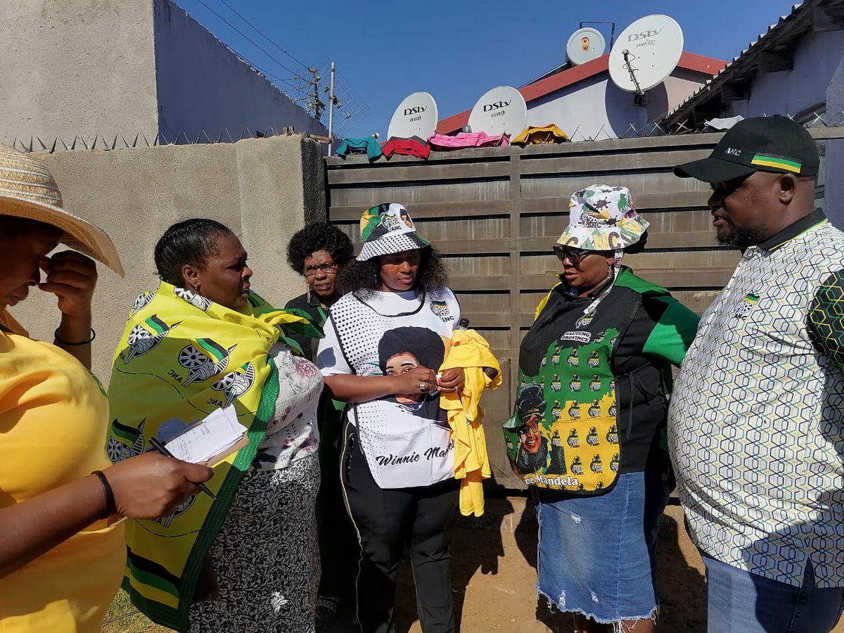 PICTURES: This morning we were in ward 1, Zone 1 for door to door with Cde Muzi Nkosi and our energetic volunteers. #VoteANC2024 #LetsDoMoreTogether