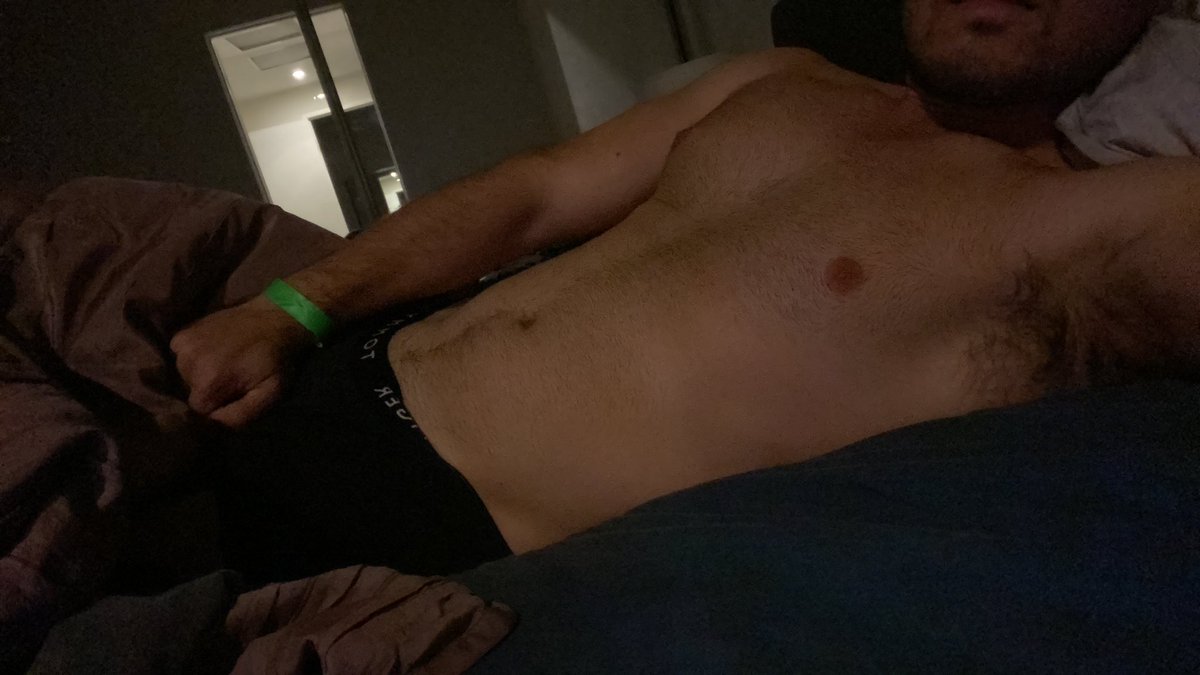 Anyone keen to wank on flingster or a cam site?