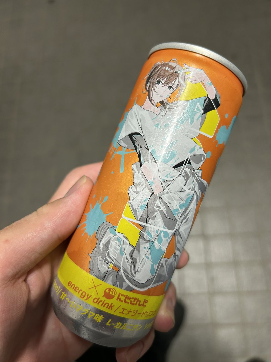 ラーメン食った帰りにコンビニ寄ったら見つけた。サロメと葛葉もいたけど、味的に叶のでいいかなって。
まぁ友達に買ってもらったんだけどね！