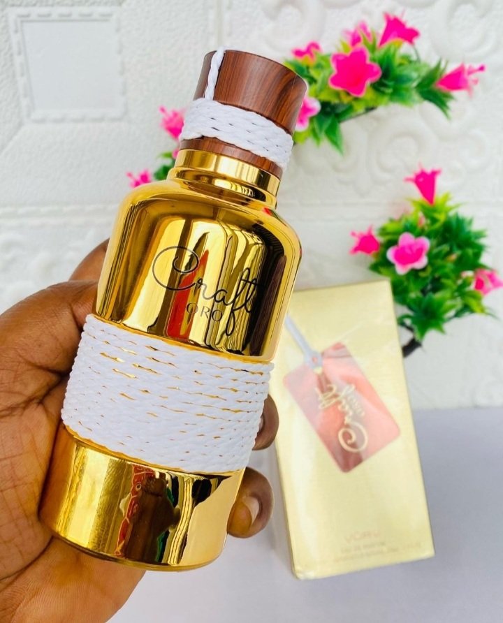CRAFT NOIRE (a well pronounced oud & leathery scent for men) 

CRAFT ORO (classy unisex sweet fruity floral fragrance with woody notes) 

Their sillage & longetivity is 👌 

🏷 N19,000 each 

Pls RT 🙏
@nosafk @_DammyB_ @BigBadReni @Ishow_leck