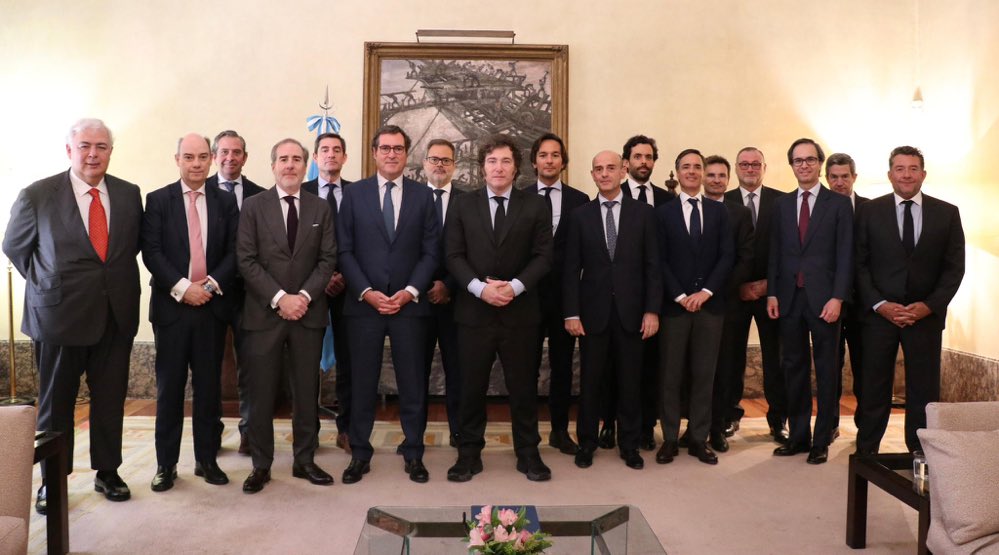 Milei en España reunido con empresarios

🇦🇷🤝🇪🇸

Esto tiene un solo nombre:

🚀Aumento sideral del valor de la marca país 🇦🇷