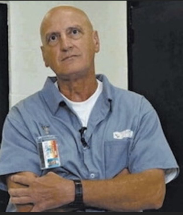 Gli imbarazzanti imbecilli che sbraitano contro #GiorgiaMeloni che accoglie #ChicoForti sono gli stessi (o i figli!) che manifestarono a #Prodi,  #Veltroni e #DAlema tutto il loro entusiasmo per il rientro in Italia di #SilviaBaraldini 😎

#peracottariedovetrovarli