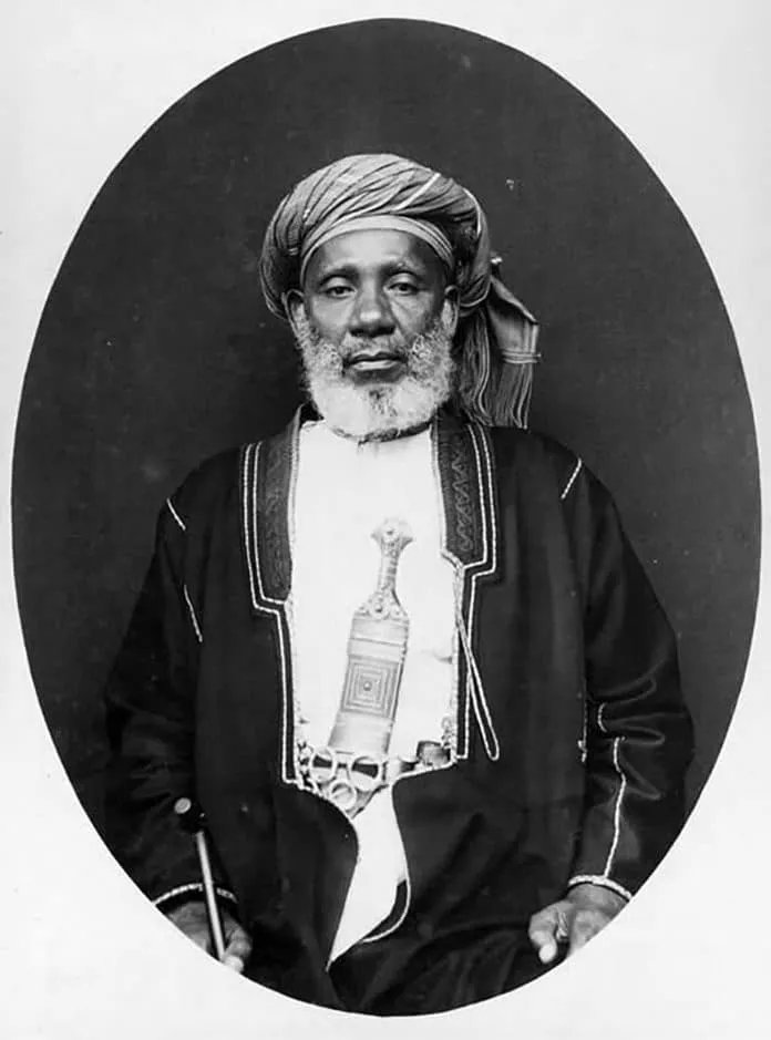 Tippu Tip (1832-1905), one of the largest slave traders in East Africa.

Though well established in the historiography of the slave trade, in general discussions the original slave capturers & sellers - mostly indigenous Africans themselves - are often ignored.

A thread. 🧵
