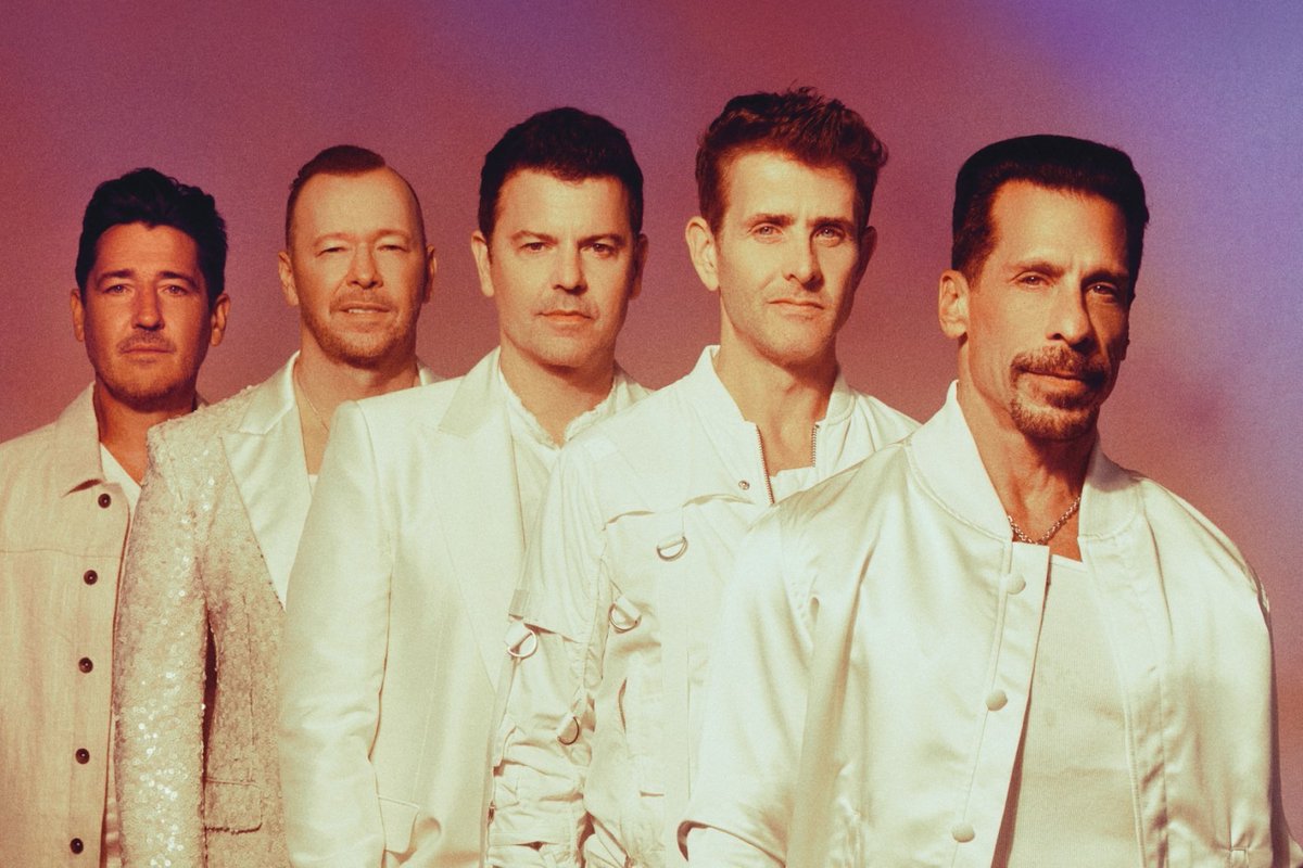 New Kids on the Block (<a href="/NKOTB/">New Kids on the Block</a>) Are ‘Still Kids’ as They Drop Their First Album in 11 Years

"It’s the most fun and most comfortable album we’ve ever made.”  

Interview: rollingstone.com/music/music-ne…