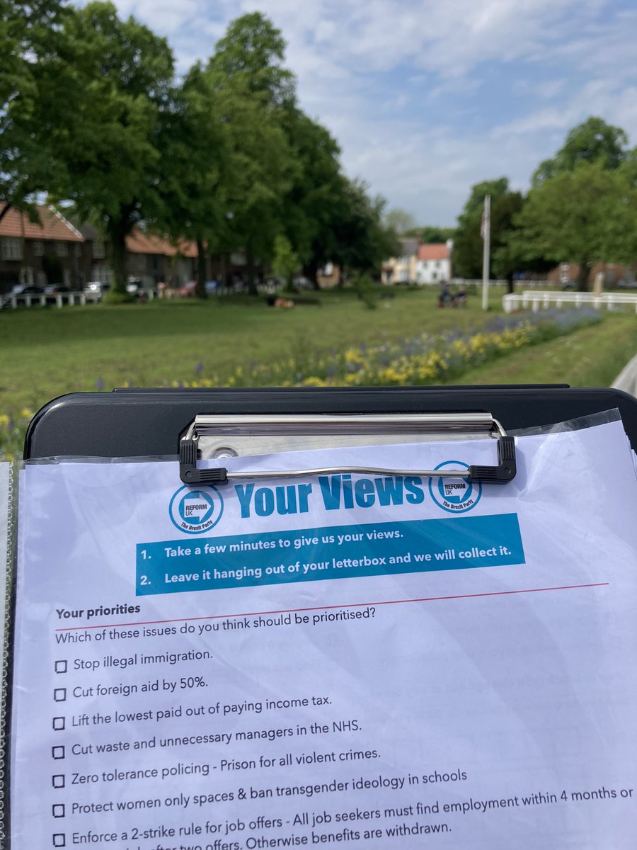 🩵Another good day on the doorstep🩵 Our cumulative results from our residents survey 👇 ❓Don’t know - 17% ❌ Won’t vote- 13% 🌳 Conservative - 16% ➡️ Reform UK - 32% 🥀Labour - 16% 🍉 Green - 6% @TiceRichard @Nigel_Farage @reformparty_uk #Darlington
