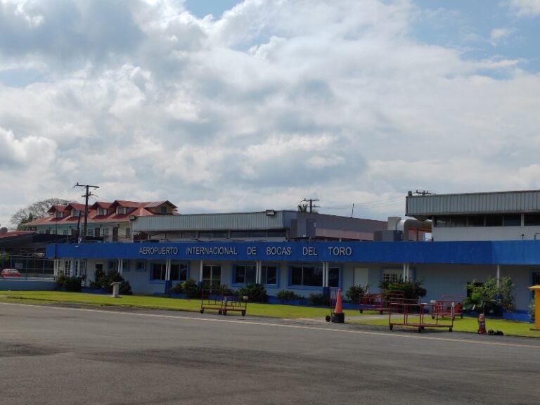 Panamá crece un 52% en sus vuelos domésticos. #VisitPanama #Turismo hub.com.pa/panama-tuvo-un… <a href="/ATP_panama/">Autoridad de Turismo de Panamá</a>