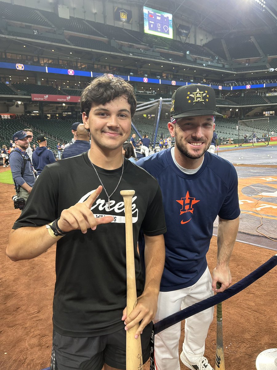 Dax & Talan got to visit @astros to present hand made maple wood bats they made in Construction @CreekWildcats. Thanks @ccisd_ef for the new 40” wood lathe used to make this dream possible and level up our community outreach with the hands on skills learned in the woodshop!