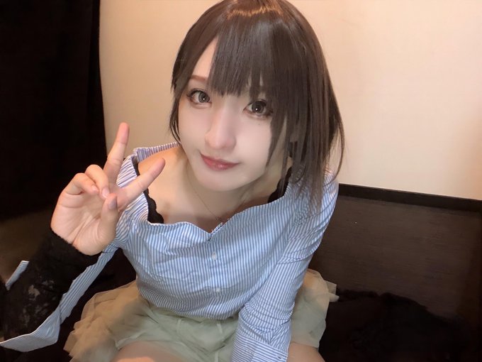 実は目元に小さいホクロがあって個人的に気に入ってます😊 美肌加工すると消えちゃうんですけど、この写真は残ってて、さっき見つけて「おぉ！残ってる」って感動しました笑  ホクロが消えてる写真は加工ツヨツヨの時かコンシーラーでうっかり消しちゃった時です✨ #女装<a href="/tag/%E5%A5%B3%E8%A3%85"class="tags">#女装</a>