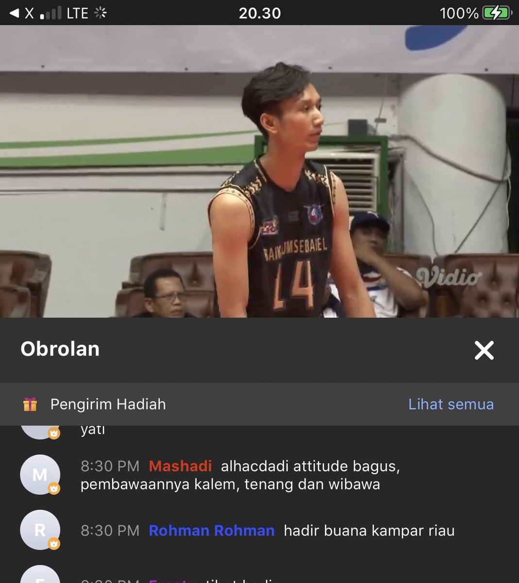 ukisangg's tweet photo. Tuhan memberimu jeda offseason untuk tidak misuh ditanding kbl basket. 

Malah lanjut part 2 misuh nonton voli🫠😭 https://t.co/wl7Ghz2kWf