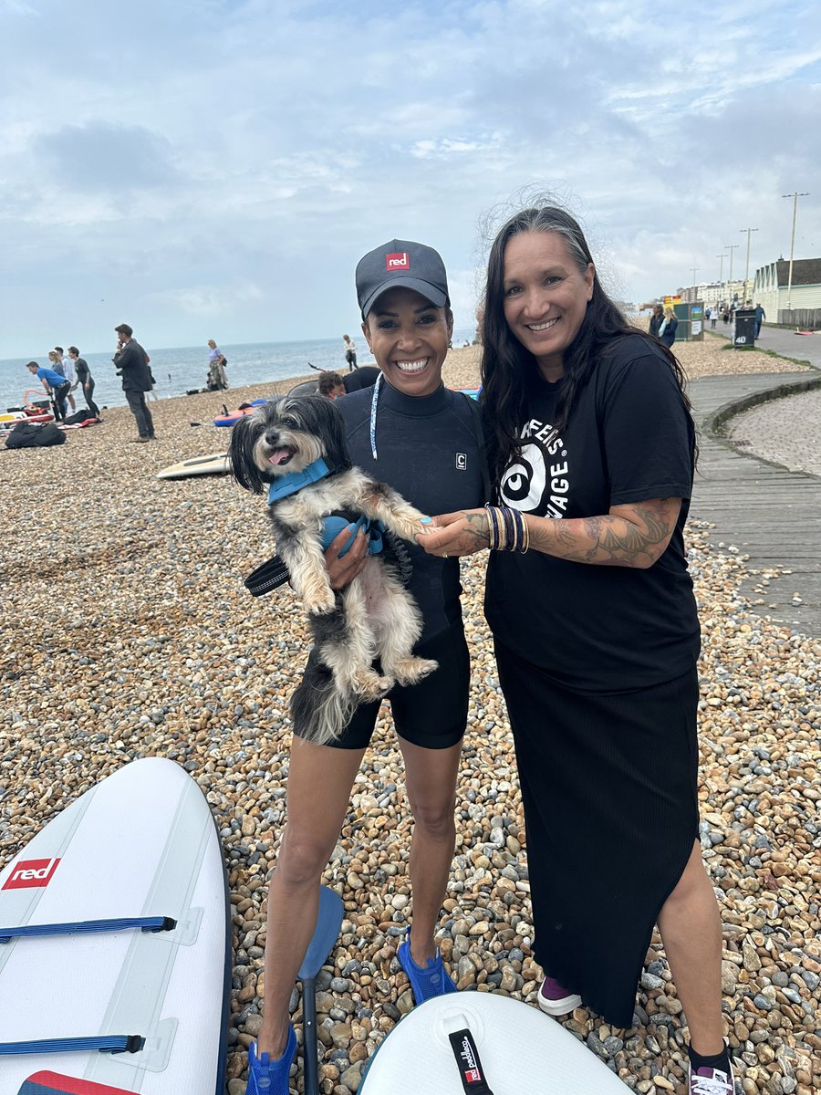 Ocean Activism with this incredible woman, her fabulous girlfriend and their insanely cute pup! listening to Dame Kelly Holmes share her love of water and her passion around the need to fight against its constant pollution was incredible! @sascampaigns @DameKellysTrust