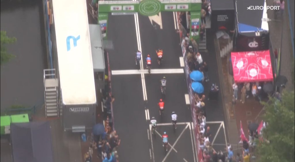 🇳🇱 #VV24

After a long sprint <a href="/moschettiteo/">Matteo Moschetti</a> seized 4th place on the line as our best placed rider. 

Getting closer 🙌