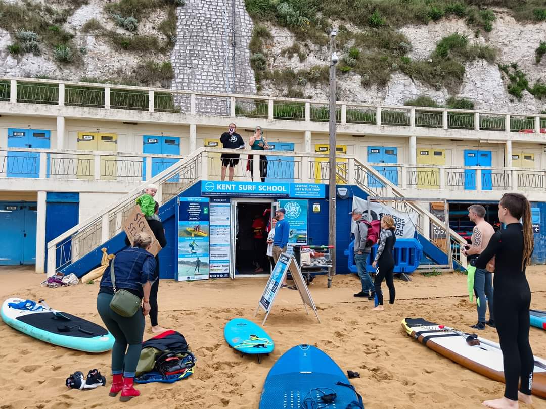 Great turnout at the “paddle out protest” today in Broadstairs. There’s been 4 million hours of raw sewage discharges in England in 2023 an increase of 59% making 2023 the worst year for sewage spills. @sascampaigns