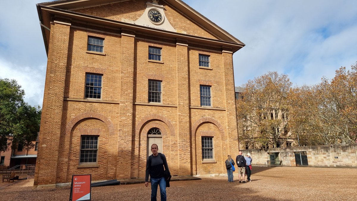tijolano's tweet photo. Dia 3. Sidney, un vez entras a conocer algo más la ciudad recomiendo no dejar de visitar The Barracks, los primeros barranconed donde metieron los ingleses a los convictos al comienzo de la colonización. Muy bien temátizada y con unos audioguias imprescindibles... y gratis. https://t.co/L2xQQmMTNd