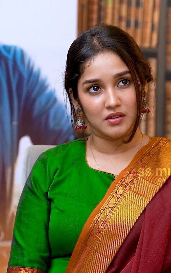 GN3o7QLaoAAhf7V?format=jpg&name=900x900