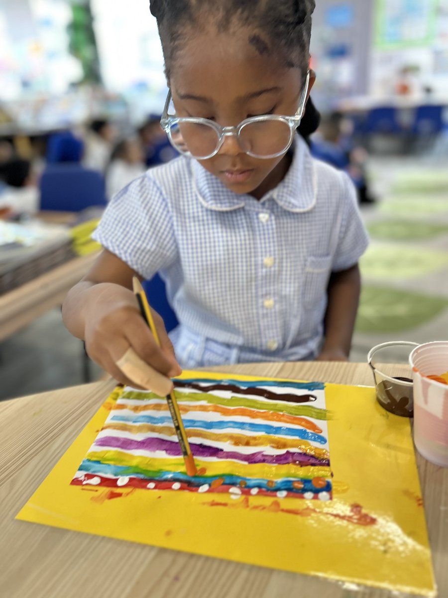 The children in Reception (RFH) have created another captivating piece of art inspired by Bridget Riley (stars and stripes). The attention to detail is remarkable. @Lea_Forest_HT @LFP_MrsN @artistbriley @bridgetrileyart @LFP_Dep