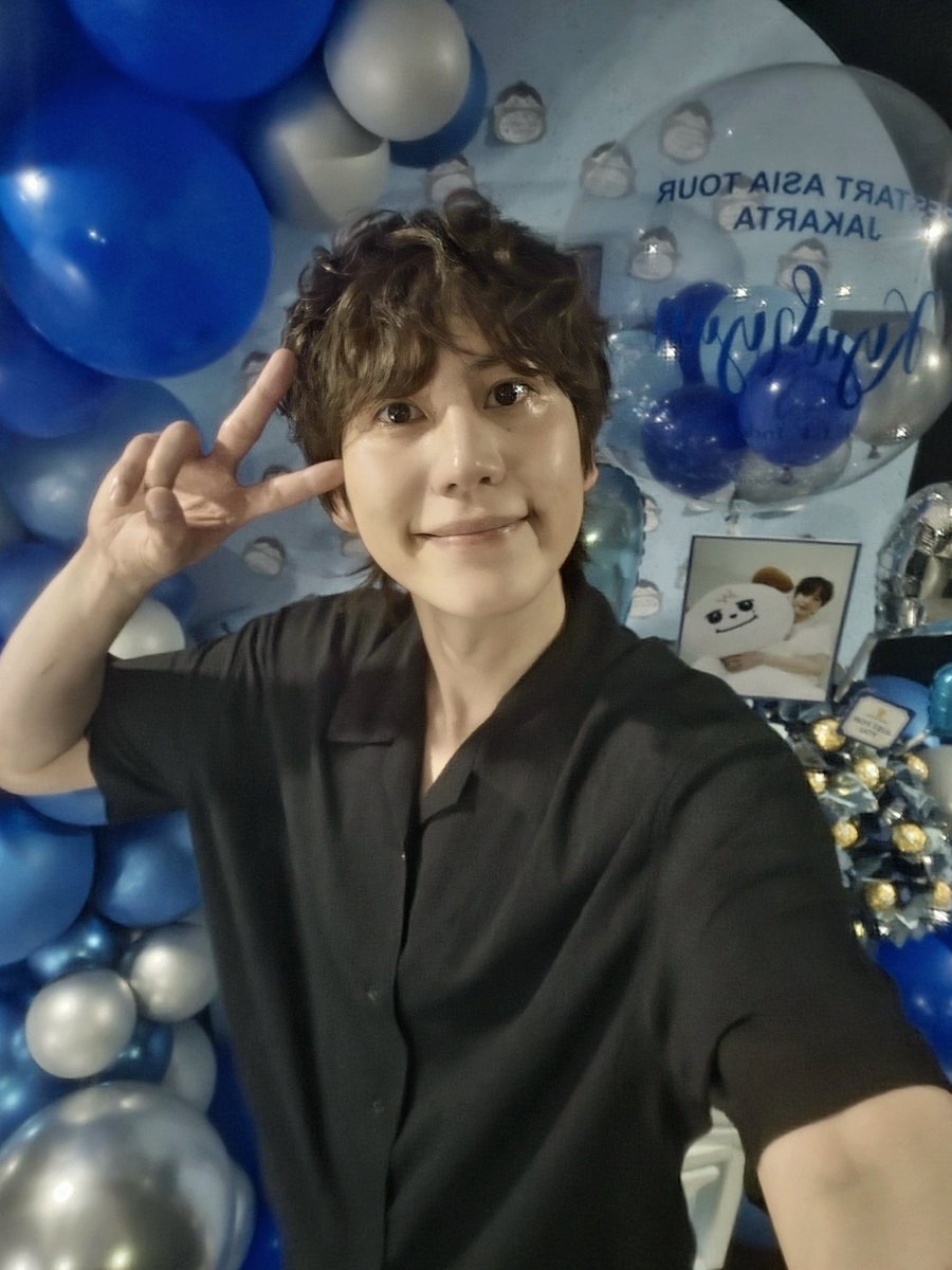 2024 kyuhyun asia tour 오늘로 끝났어요!!! 진짜 너무너무너무 행복한 추억으로 남을 것 같아 ㅠㅠ 다들 고생했어요!! 응원하느라 같이 즐겨 주느라고!!! 사랑해!!! Kau luar biasa hari ini! aku cinta kamu