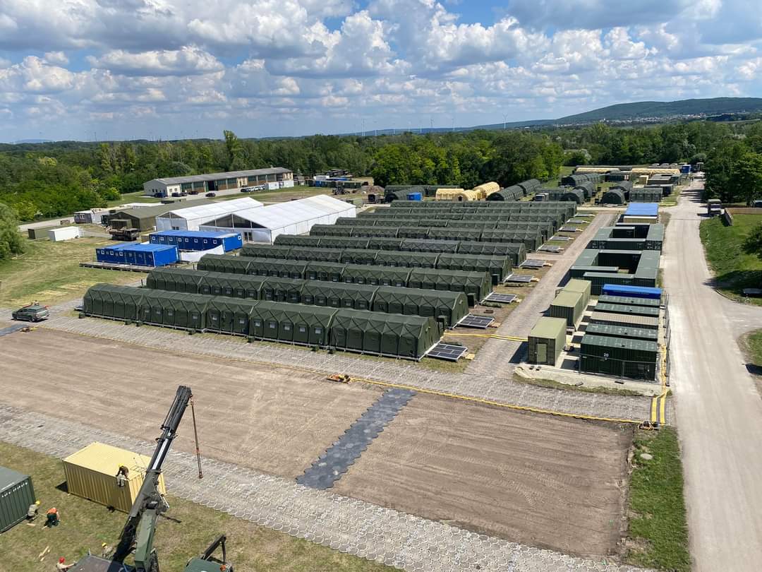 Bundesheerbauer's tweet photo. An der multinationalen Gefechtsübung European Advance24 werden ab 10. Juni Soldaten aus Deutschland, Kroatien, Schweden und Österreich teilnehmen. Dazu wurde durch die Melker Pioniere in der Kaserne Götzendorf eine Zeltstadt errichtet. #Bundesheer https://t.co/OMdGHY8fAl