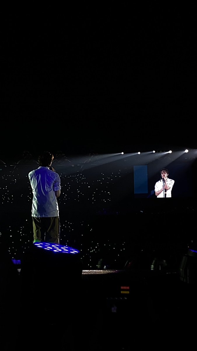 cry4lmk's tweet image. there are thousands of galaxies in the universe, little did they know you're the only star in my universe — mark