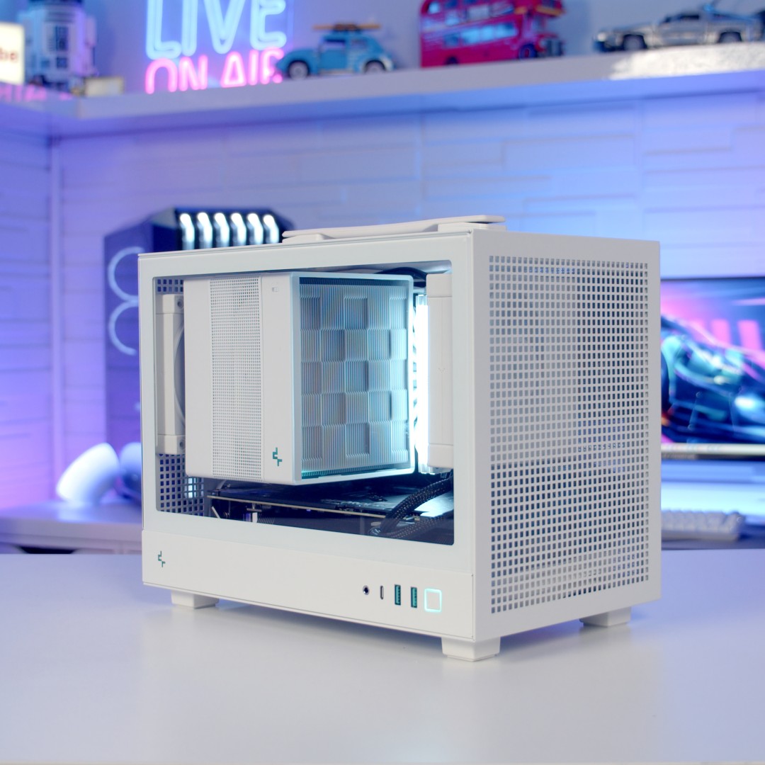 We're in love with this mini-PC.😍 Case: CH160 WH Air cooler: ASSASSIN 4S WH 📷by @Chris_PC_Builds #deepcool #CH160 #CH160WH #miniitx #itx #itxcase #fps #gamingpc #gamerlife #esports #cpucooler #lga1700 #am4 #am5 #lunchbox #deepbox