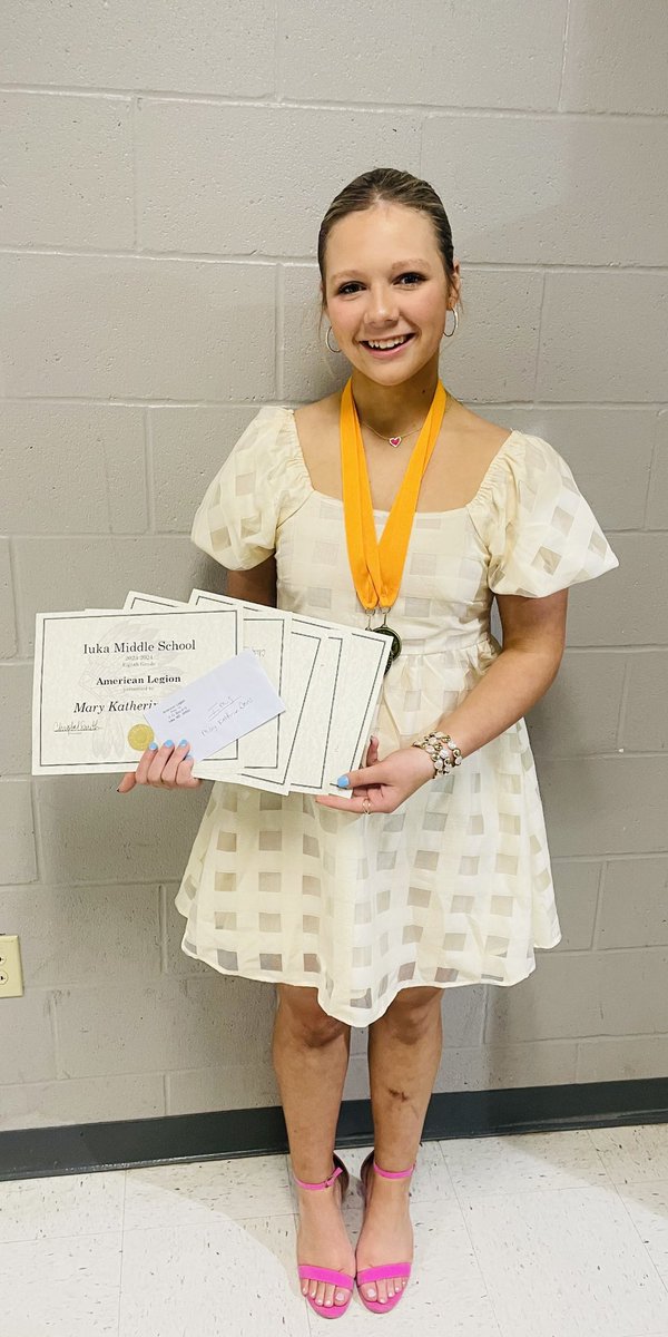 Putting in the work on and off the court! All A’s, highest average in ELA, Science, and Cyber Foundations, Hall of Fame, and the 8th grade female recipient of the American Legion award for excellence in leadership, academics, and citizenship. #makingmymark