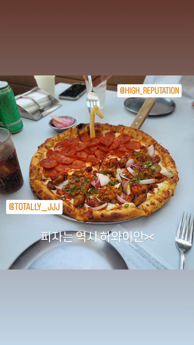 jmxngx's tweet photo. 240518 #정민규 #JUNGMINGYU 인스타 스토리

@ high_reputation
@ totally_jjj
피자는 역시 하와이안>< https://t.co/lglUbV4Aaz
