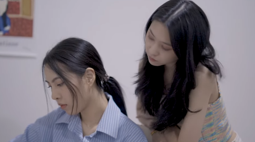 GlThinker's tweet photo. [#HourChannelll x #DesignYouBesideMe]

H'Our Channell's current mini series, Design You Beside Me, is in it's 3rd episode. I like the couple; they have good chemistry and bounce of well each other.

Also I love the trope: Only one bed! 😏

📌: https://t.co/BNr9W98zP3 https://t.co/toXwSDwyai