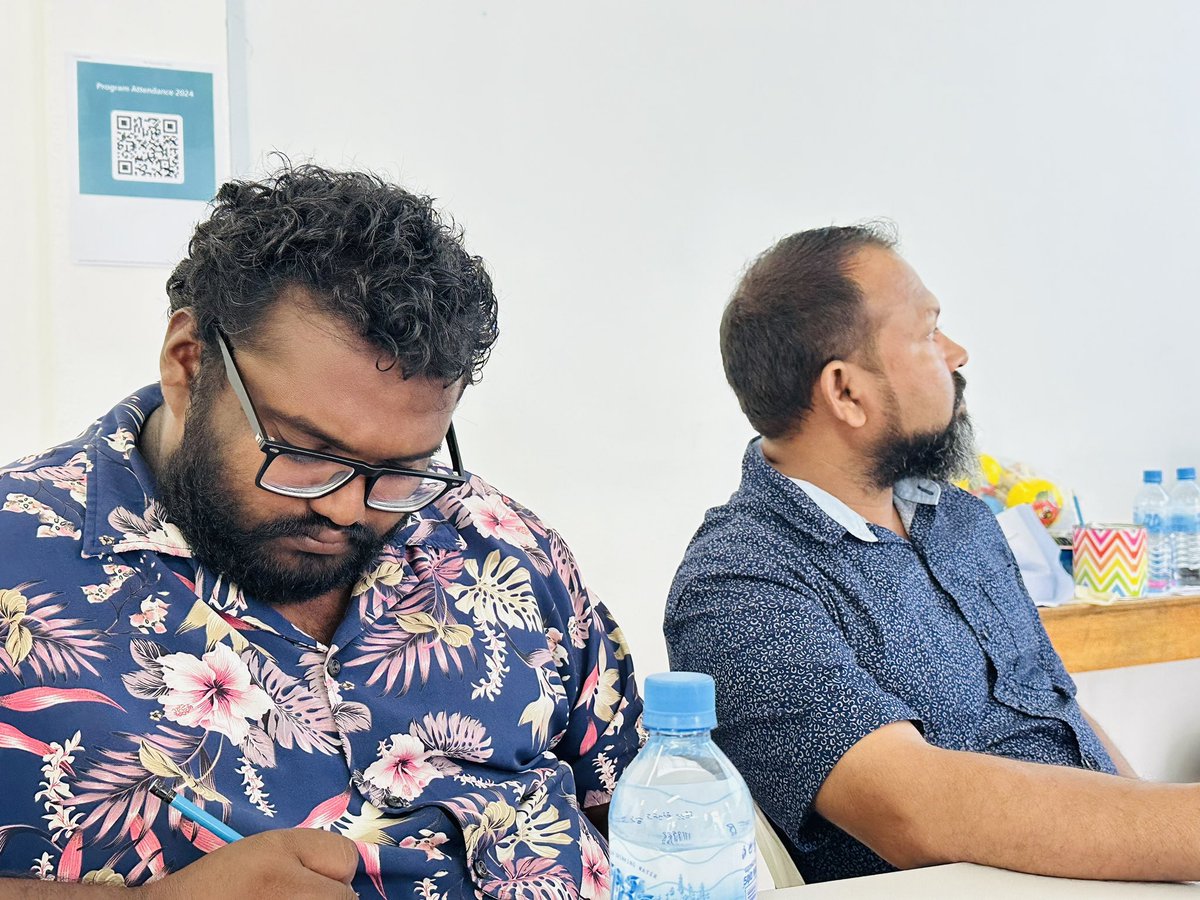 adhdhangethi's tweet photo. Dhangethi Council in Capacity Building Training!

Our #SG @musthausim and #CouncilExecutive joined a training by the #ADhAtollCouncil &amp; #CSTI from May 16-18. Topics included:
🔹 Positive mindset &amp; performance
🔹 CS reg., Viuga, recruitment, HRD planning &amp; Service Charter https://t.co/4SPVpao20X