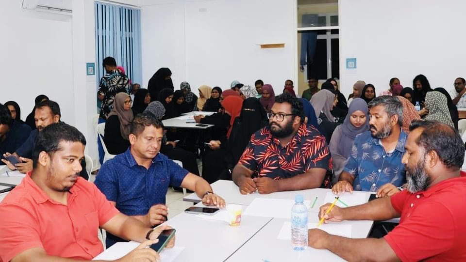 adhdhangethi's tweet photo. Dhangethi Council in Capacity Building Training!

Our #SG @musthausim and #CouncilExecutive joined a training by the #ADhAtollCouncil &amp; #CSTI from May 16-18. Topics included:
🔹 Positive mindset &amp; performance
🔹 CS reg., Viuga, recruitment, HRD planning &amp; Service Charter https://t.co/4SPVpao20X
