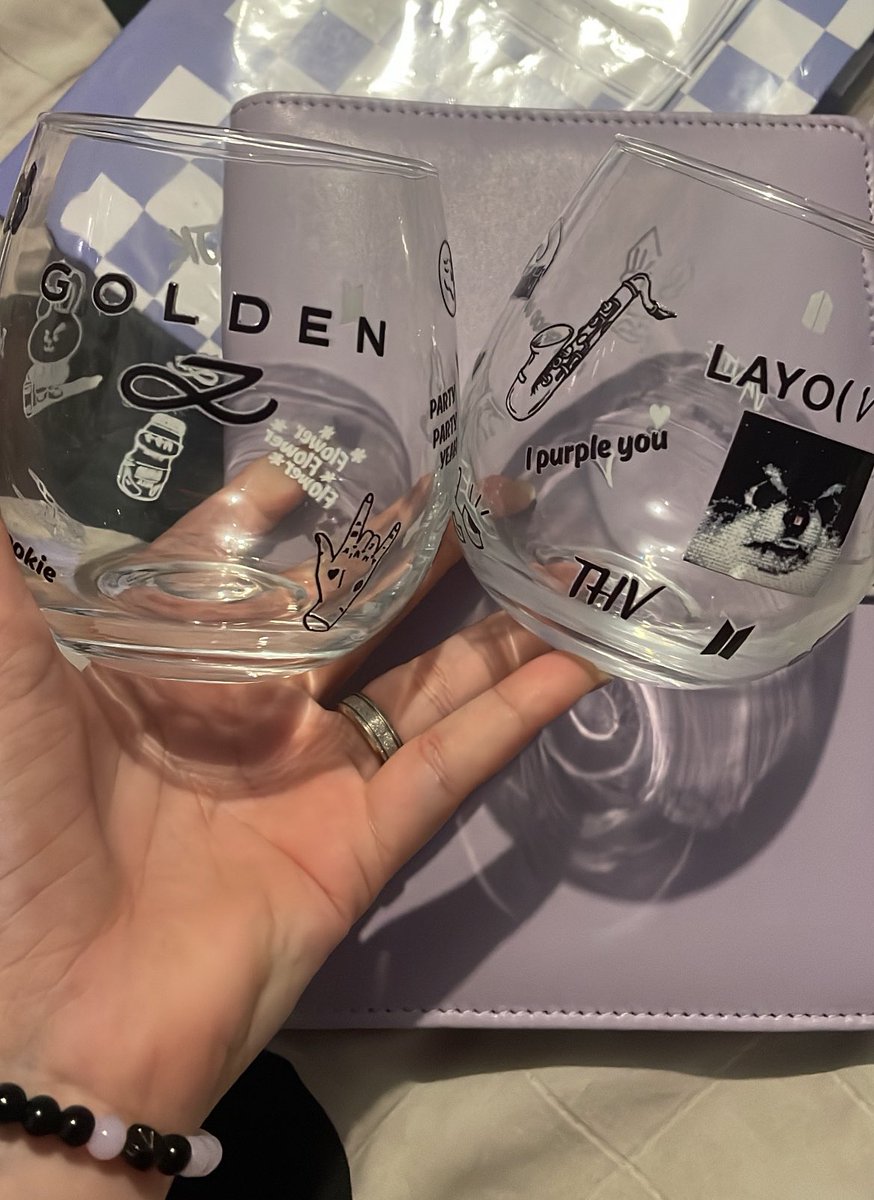 thvkell's tweet image. Sou apaixonada dmssss 💜