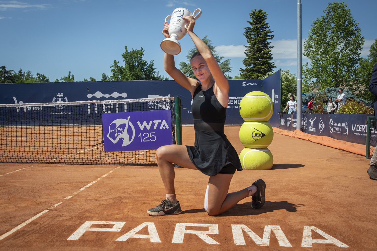 🏆 You made it, Anna! 👏 La finalista dell’edizione 2023 torna a Parma e conquista il titolo battendo Mayar Sherif. #tennis #ParmaLadiesOpen #WTA #Parma