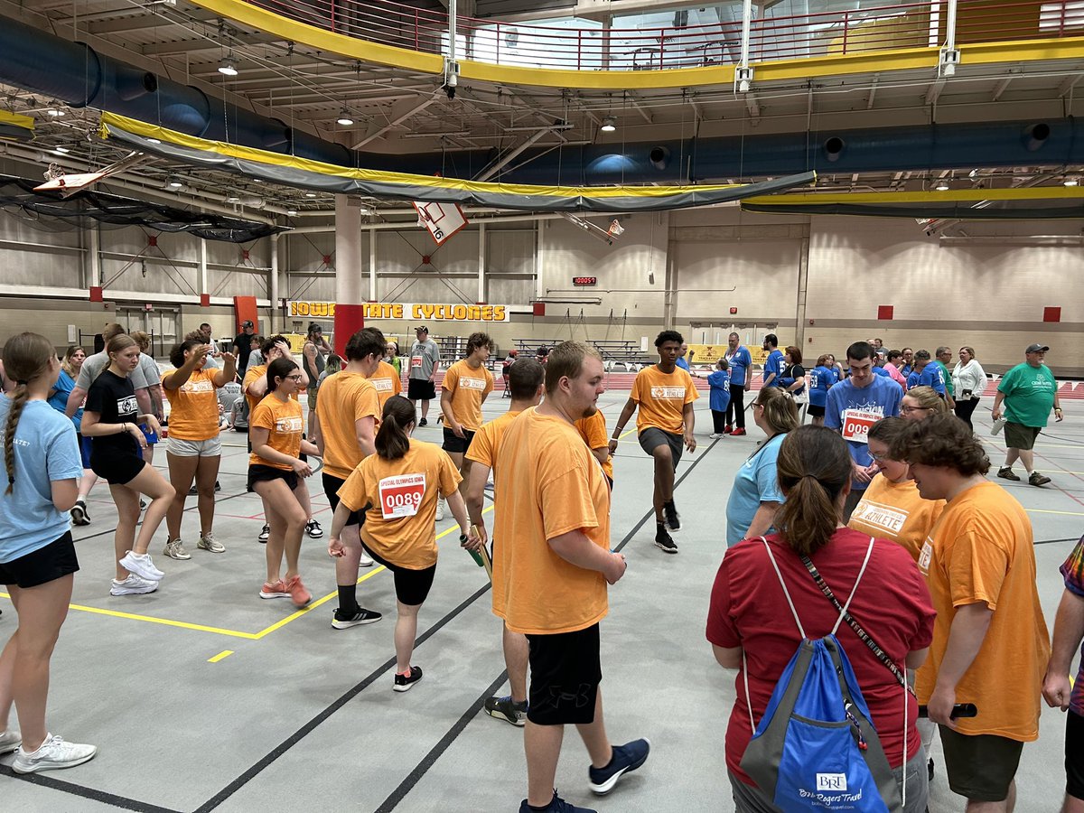Unified Relays warming up! Well represented with @ACHSJagSB @achsjagfb  @GoJagVB @achs_jaguar @ACHSJagsSoccer Jag baseball. @Jaguars_AD #playunified