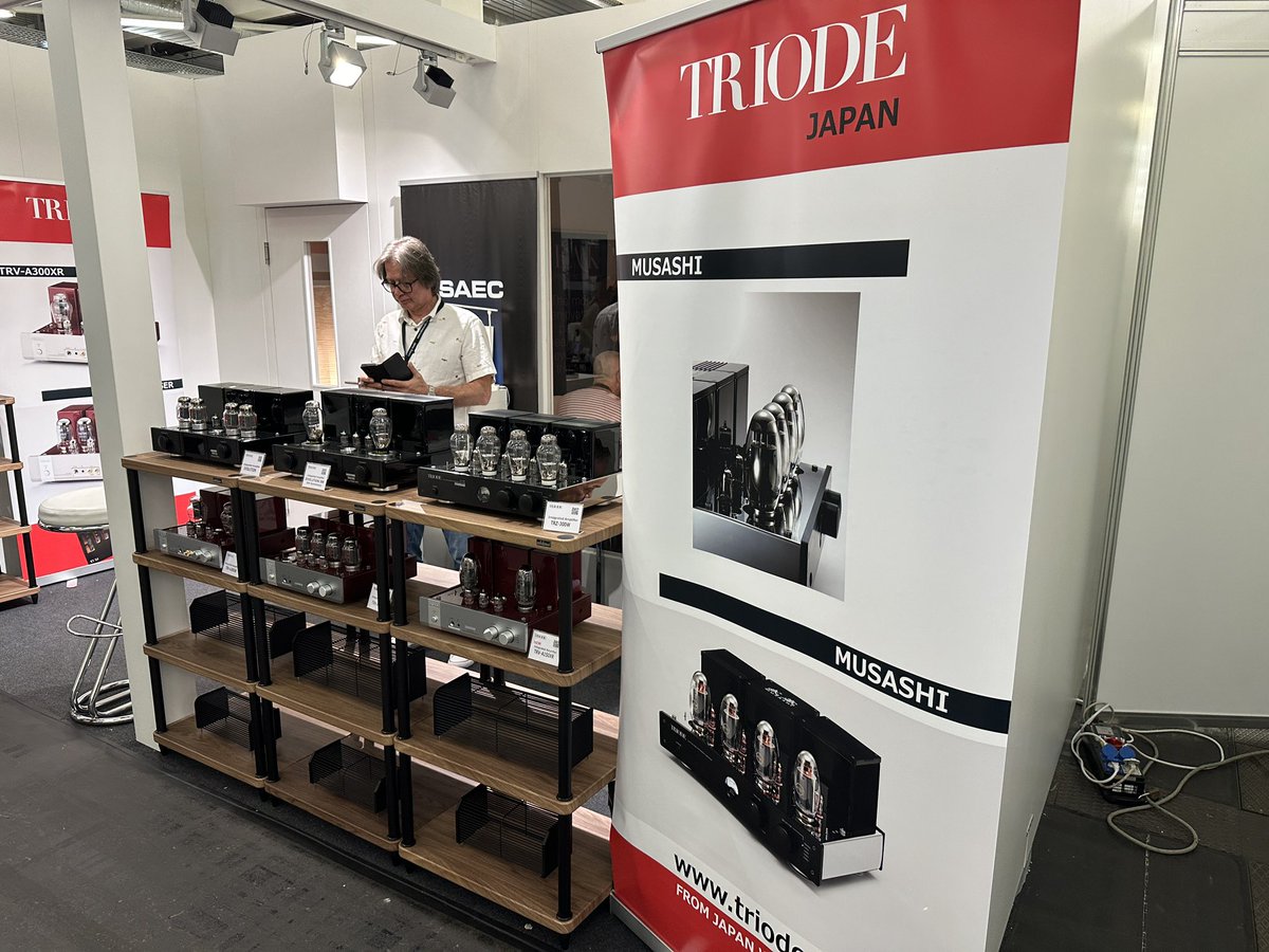 onandon202306's tweet image. ミュンヘンハイエンドレポート

TRIODEさんのブースも大人気でした。

スピーカーはPEAKのSinfoniaを悠々とドライブしていました。サウンドの厚みと奥行きは圧倒的です。

inakustikのケーブルは1500万らしい。。。
#TRIODE 
#HIGHEND2024
#HIGHEND
#highendmünchen
#münchen2024