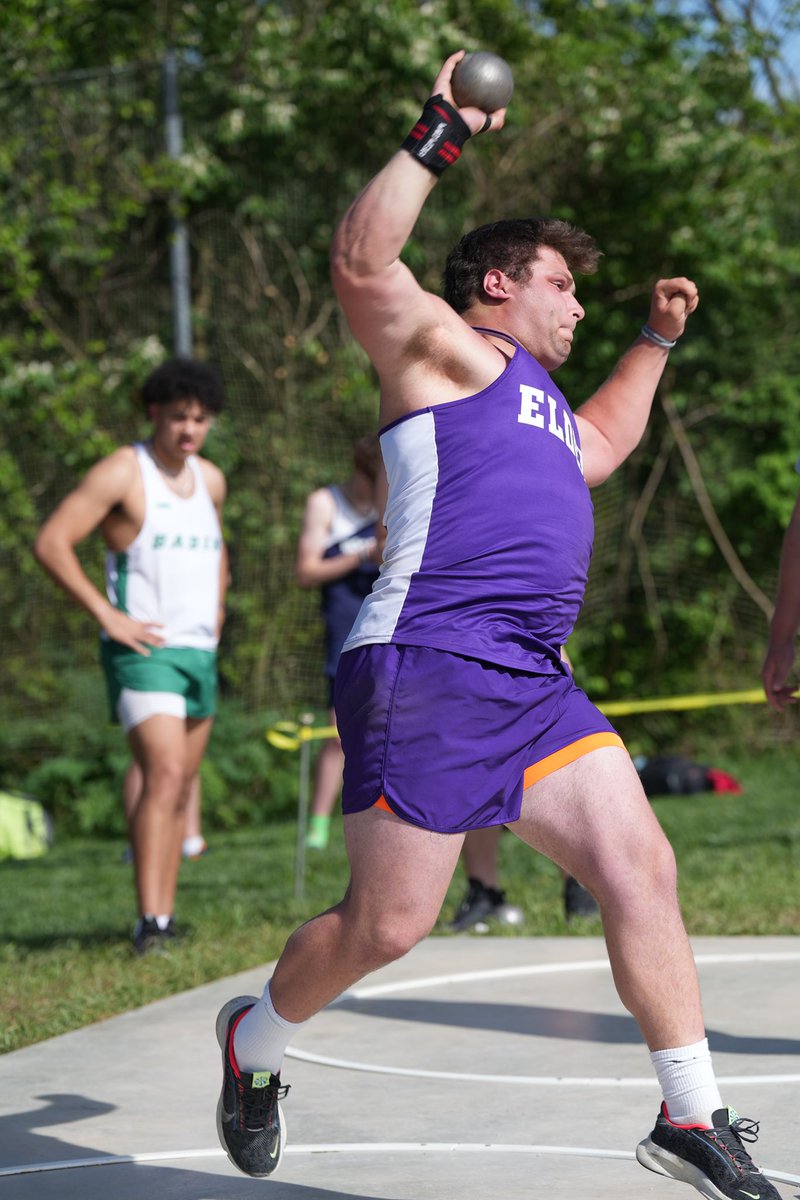 Congratulations to senior Colton Ginn who finished 2nd in the shot put with a throw of 47-9.75! 🥈