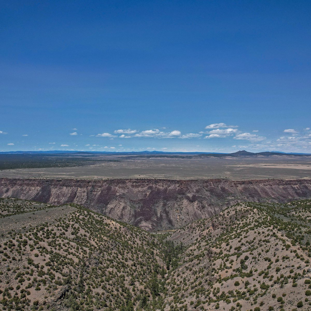 Rio Grande gorge between Taos and Pilar. Prime #rafting right now. 

#Taos #NewMexico #roadtrip #travel #daytrip #OptOutside #nature #scenic